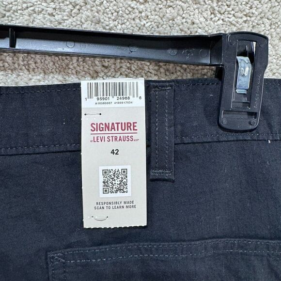 Signature by Levi Strauss & Co. Utility Comfort 10"‎ Shorts Men's 42 Black NWT - Picture 9 of 11